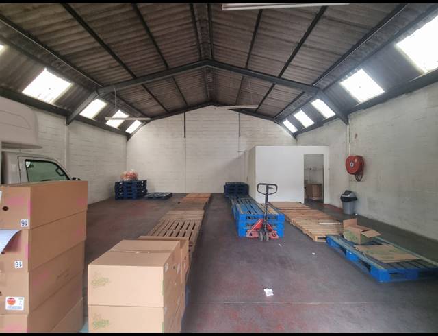 170M² WAREHOUSE TO LET IN AIRPORT INDUSTRIA